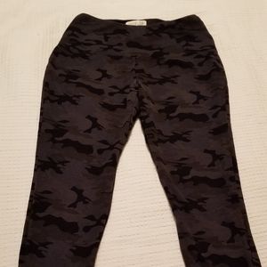 Rachel Zoe women's camo size Medium leggings